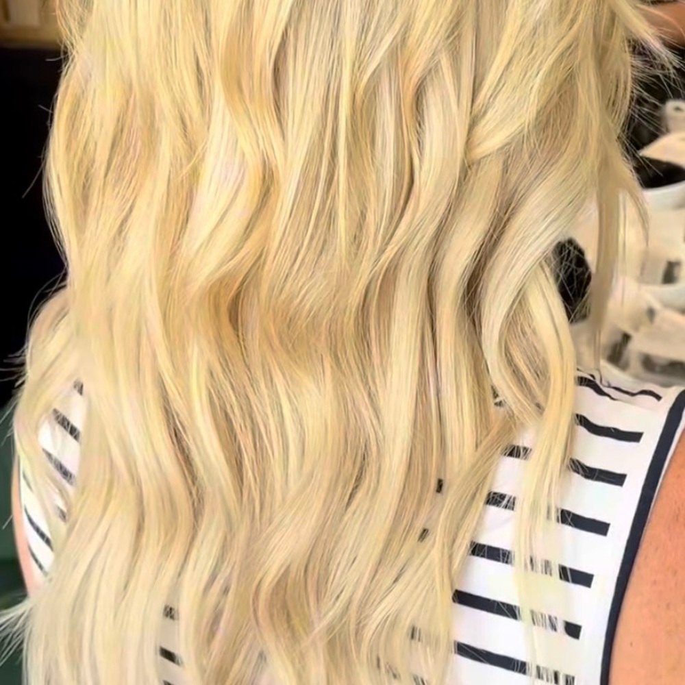 Elegant Light Blonde Hair Extensions - Picture 4 of 5